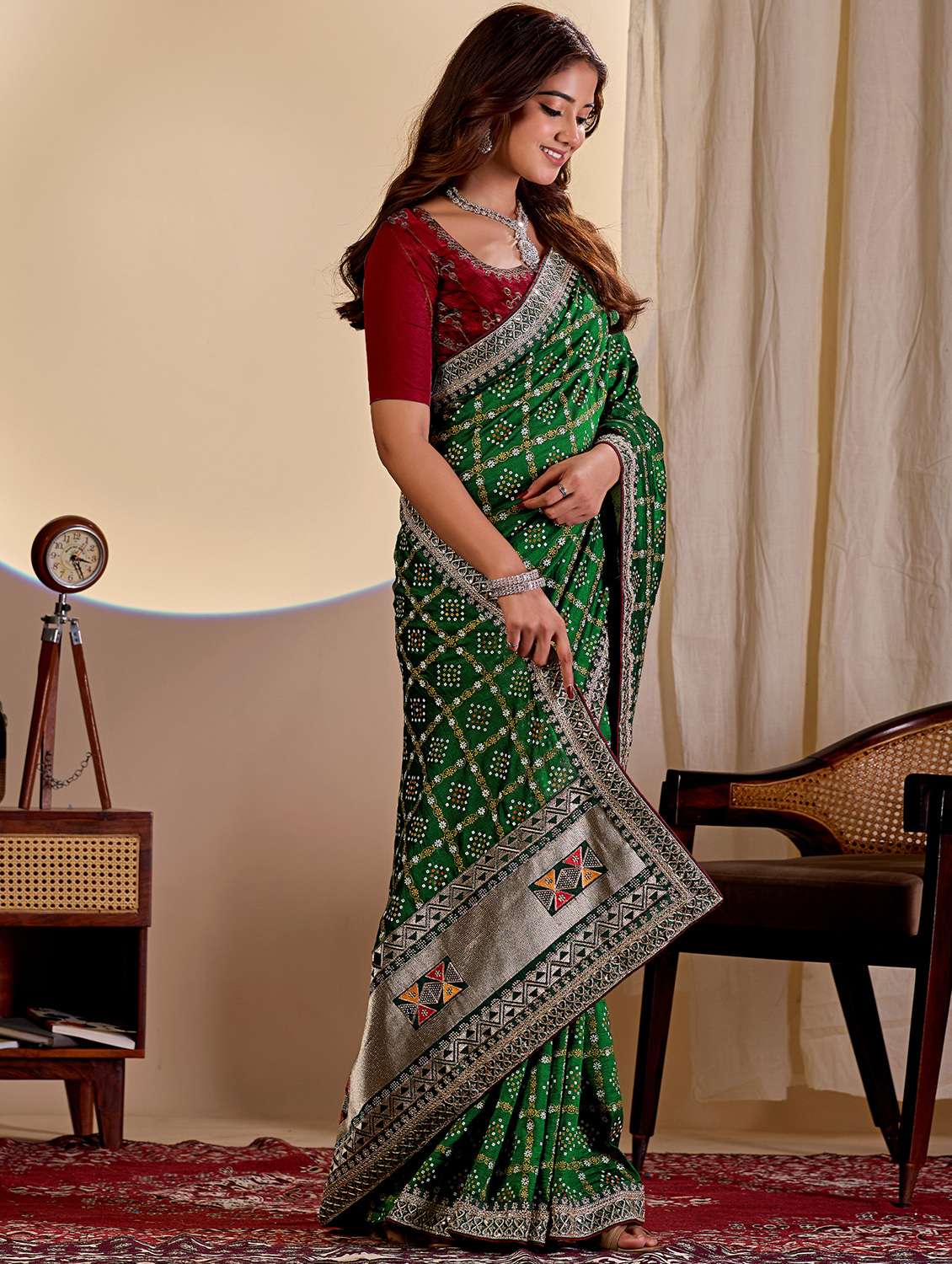 women bandhani printed saree with blouse - 22579269 -  Standard Image - 4