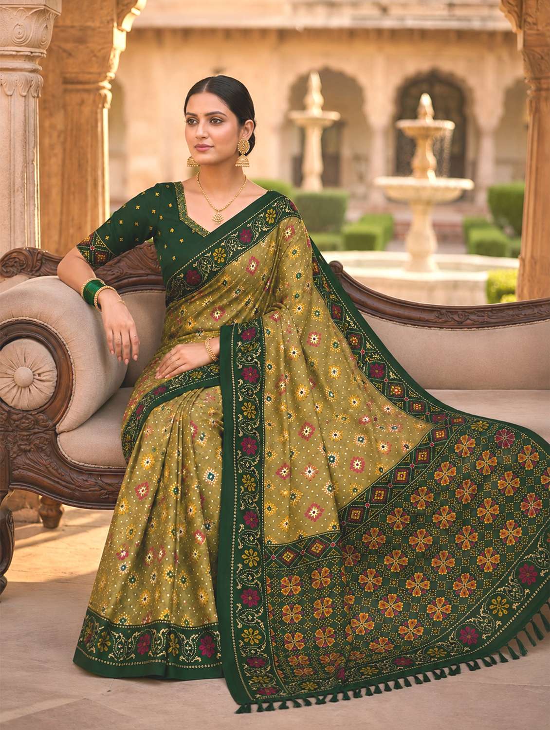 women self design patola saree with blouse - 22579338 -  Standard Image - 4