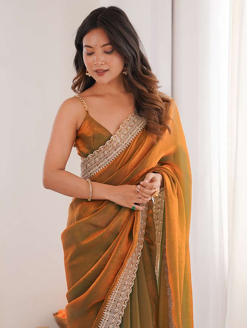women solid with bordered saree with blouse - 22579345 -  Standard Image - 1