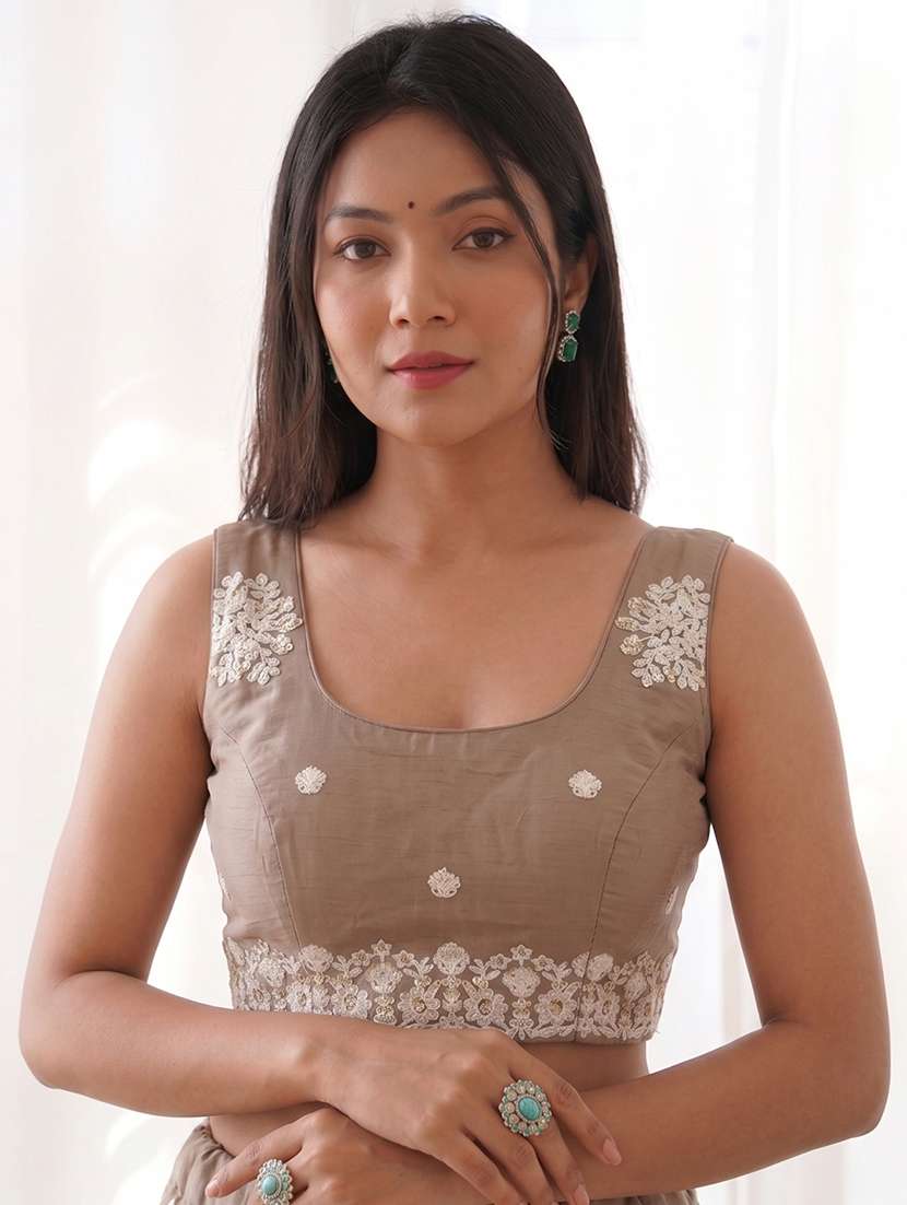 women solid with work embroidered saree with blouse - 22579355 -  Standard Image - 4