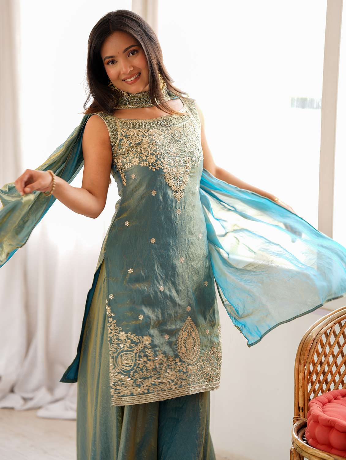 women embroidered sleeveless kurta palazzo set with dupatta - 22579385 -  Standard Image - 1