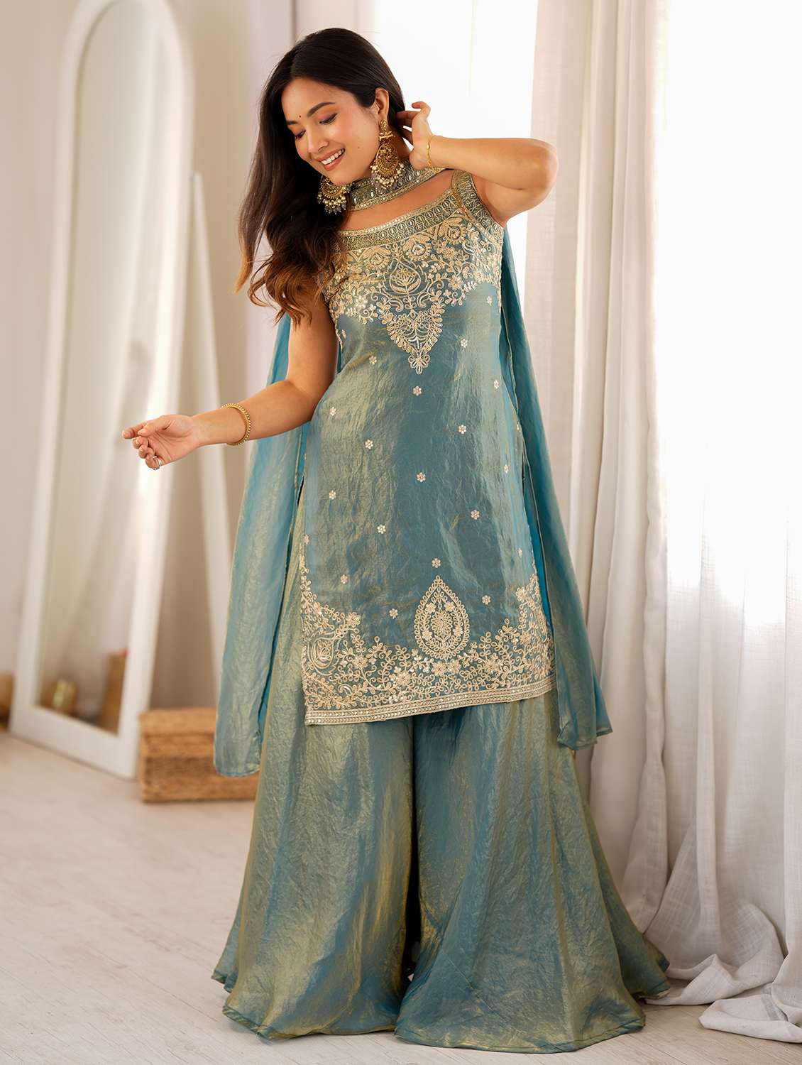 women embroidered sleeveless kurta palazzo set with dupatta - 22579385 -  Standard Image - 4
