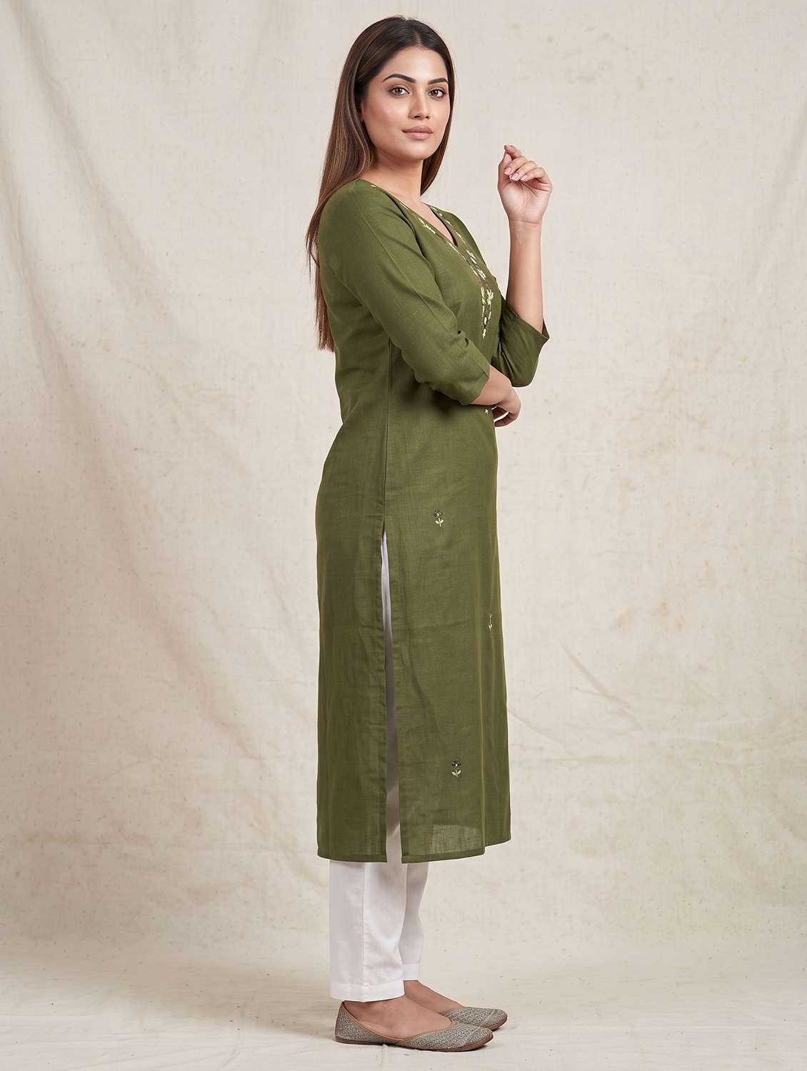women embroidered three quarter sleeve straight kurta - 22579569 -  Standard Image - 4