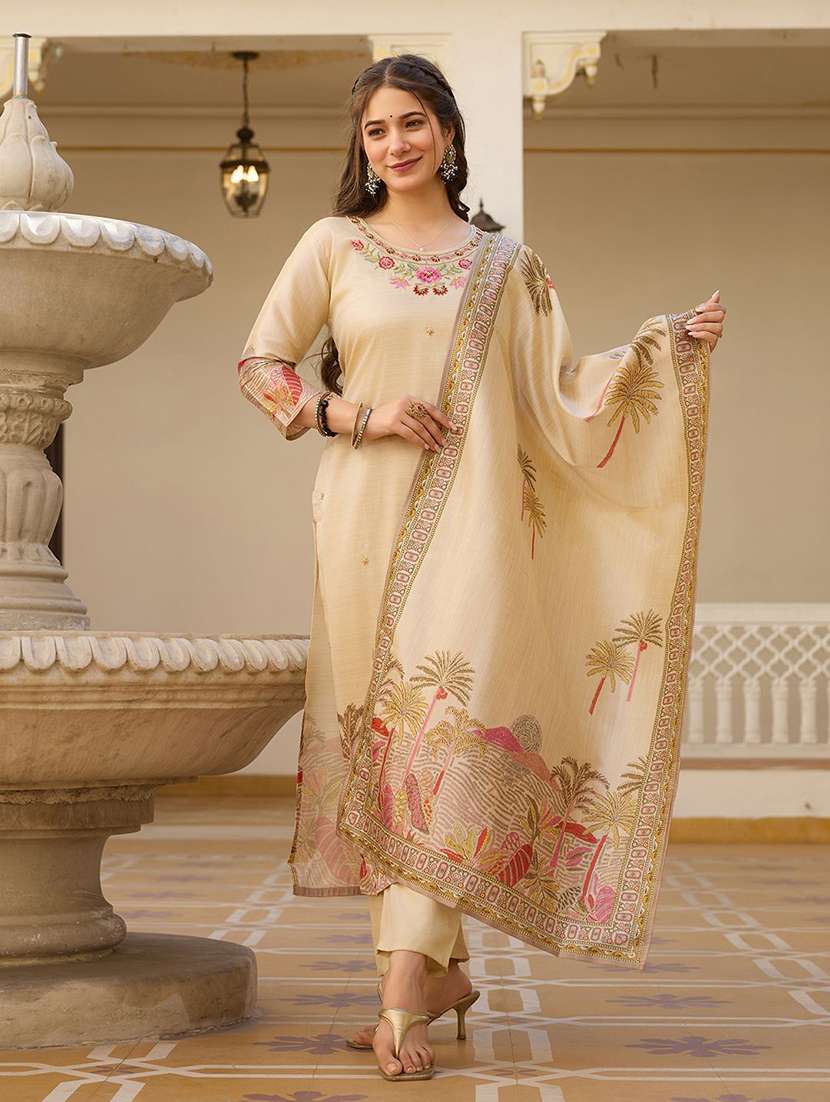 women embroidered three quarter sleeves kurta pant set with dupatta