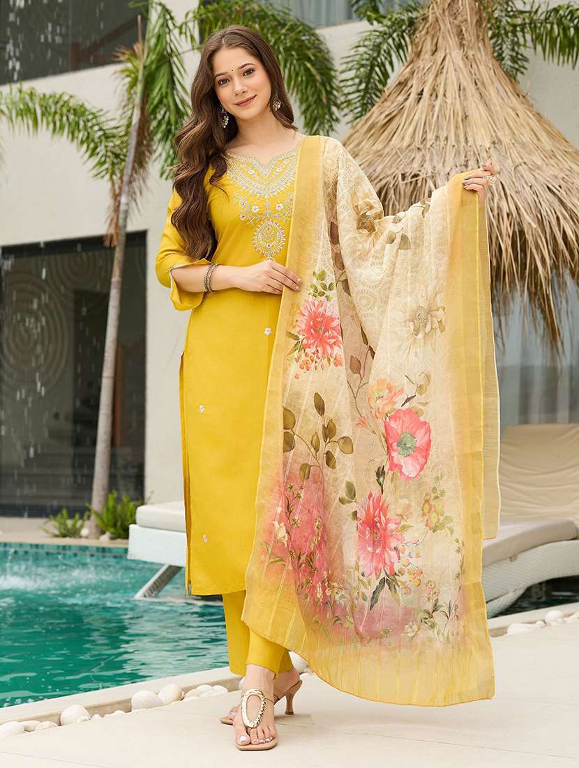 women embroidered three quarter sleeves kurta pant set with dupatta