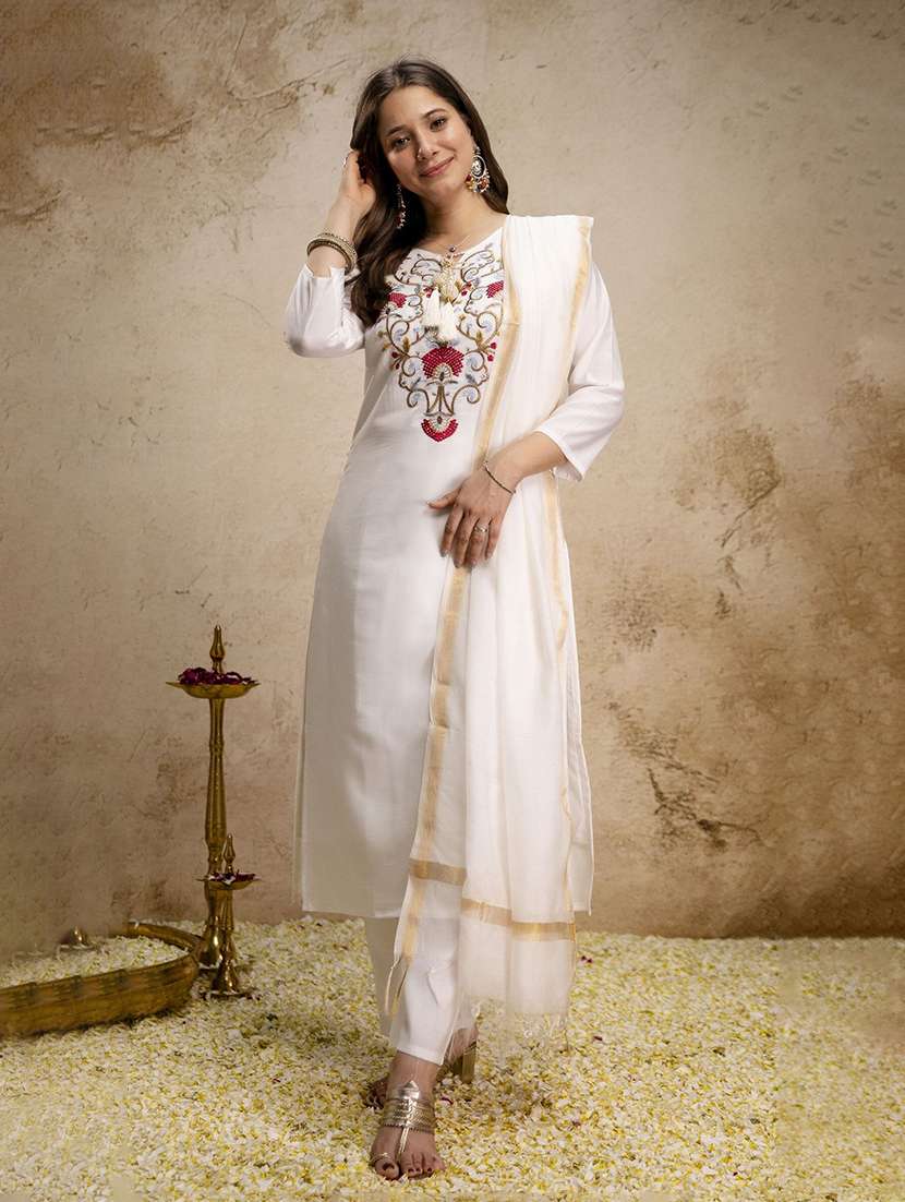 women embroidered three quarter sleeves kurta pant set with dupatta