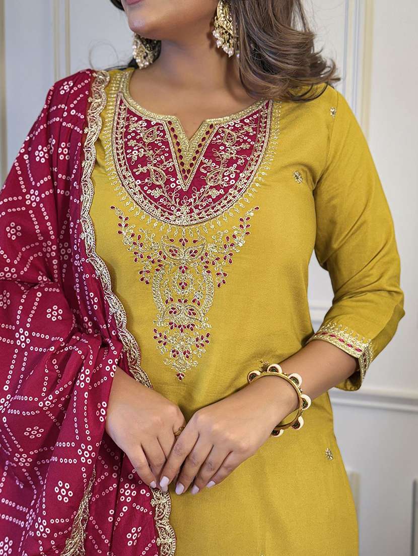 Women Embroidered Three Quarter Sleeves Kurta Pant Set With Dupatta - 22579690 -  Standard Image - 1