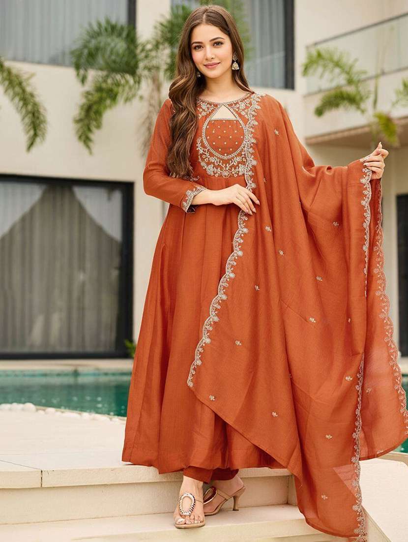 women embroidered long sleeves kurta pant set with dupatta