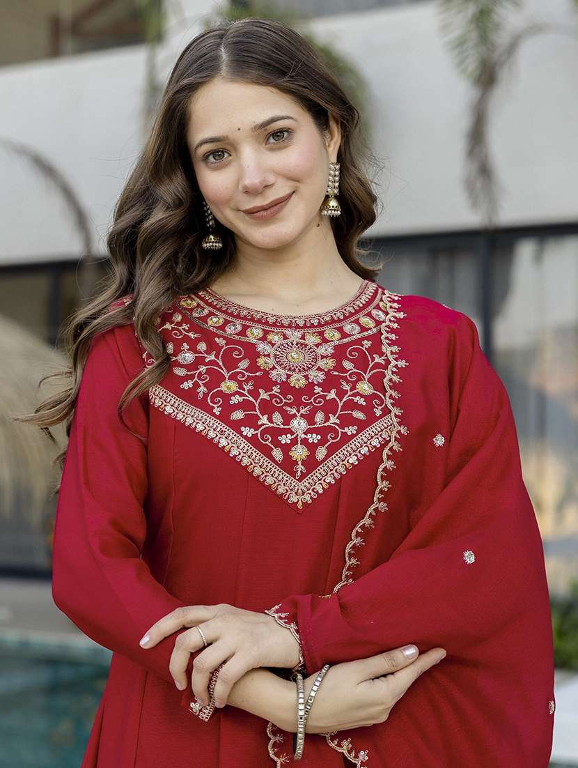 women embroidered three quarter sleeves kurta pant set with dupatta - 22579708 -  Standard Image - 1