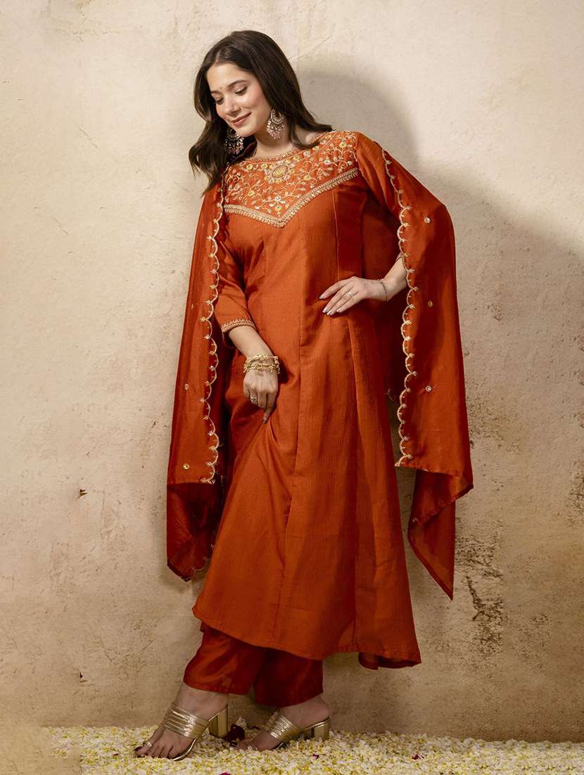 women embroidered three quarter sleeves kurta pant set with dupatta