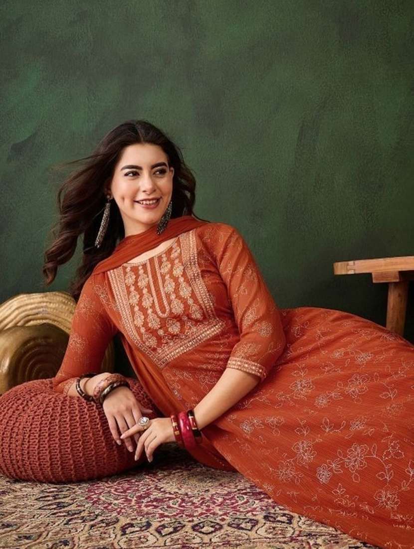 women printed three quarter sleeves kurta pant set with dupatta - 22579731 -  Standard Image - 1