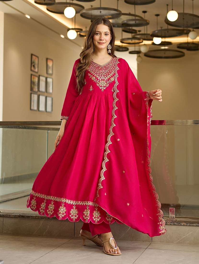 women embroidered three quarter sleeves kurta pant set with dupatta