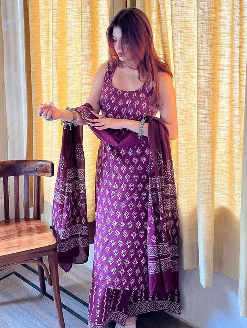 women printed sleeveless kurta palazzo set with dupatta