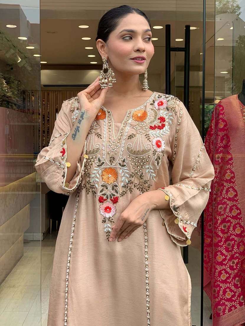Women Embroidered Three Quarter Sleeves Kurta Pant Set With Dupatta - 22579748 -  Standard Image - 1
