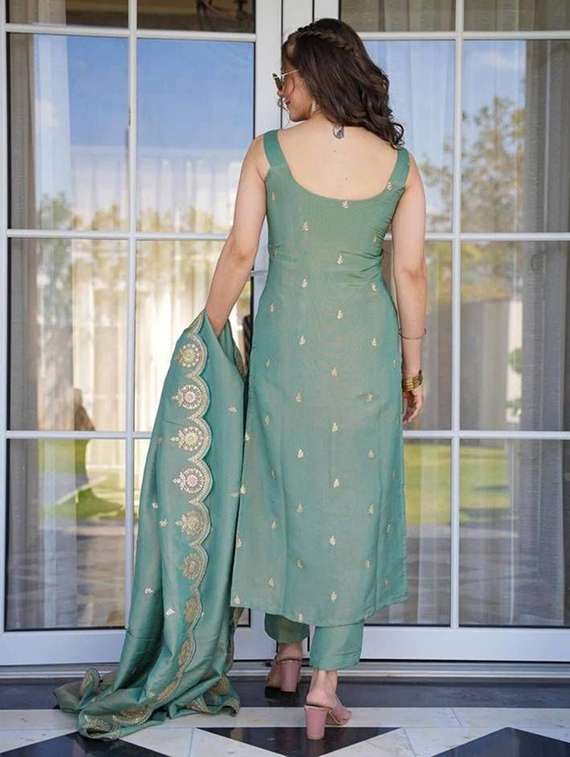 women embroidered sleeveless kurta pant set with dupatta - 22579771 -  Standard Image - 4