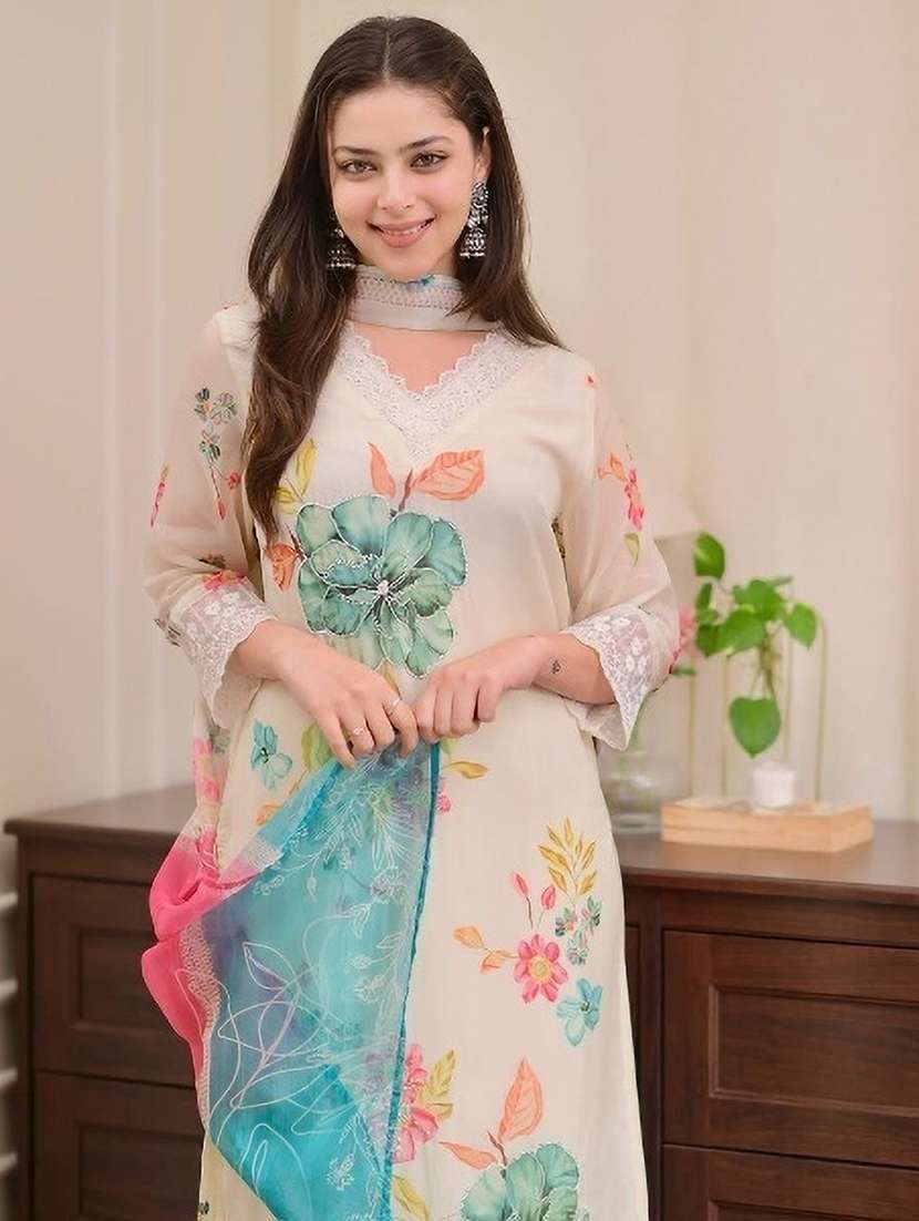 women printed three quarter sleeves kurta pant set with dupatta - 22579797 -  Standard Image - 1