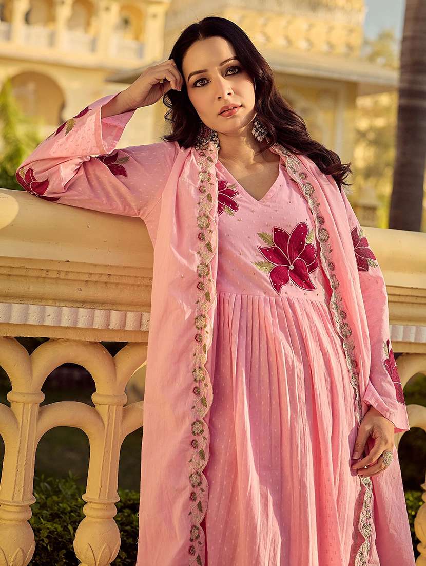 women printed long sleeves kurta pant set with dupatta