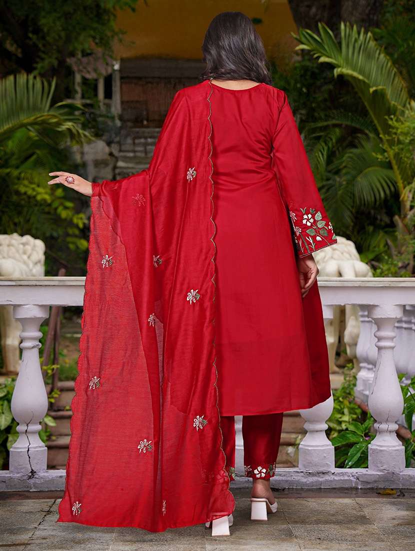 women embroidered long sleeves kurta pant set with dupatta - 22579845 -  Standard Image - 4