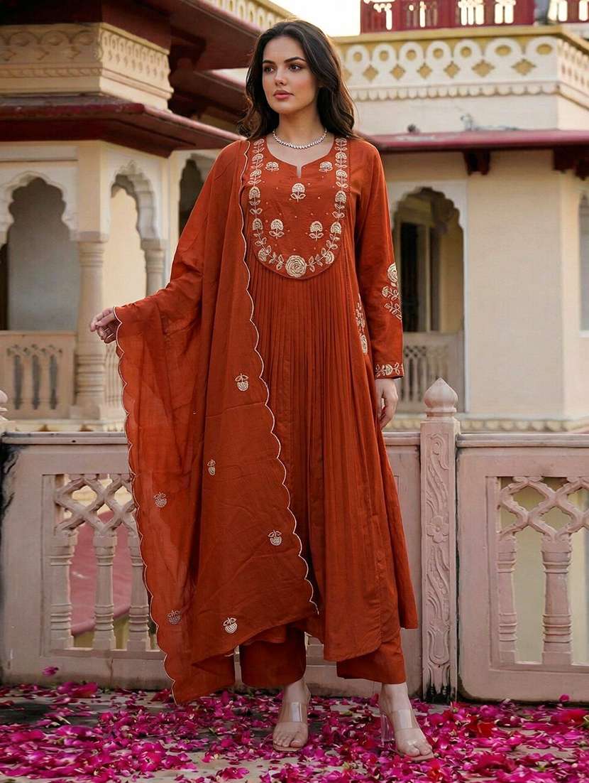 women embroidered long sleeves kurta pant set with dupatta