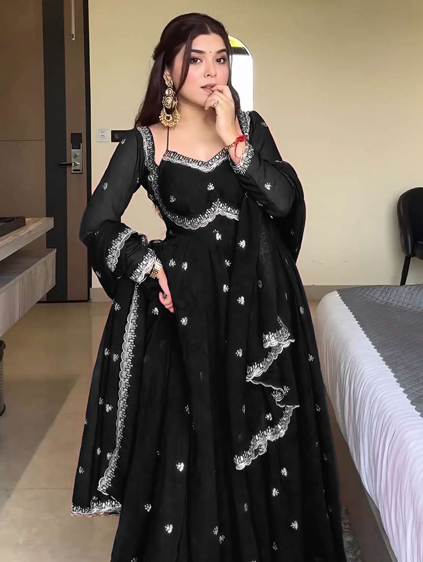 women embroidered long sleeves kurta dupatta set - 22579931 -  Standard Image - 4