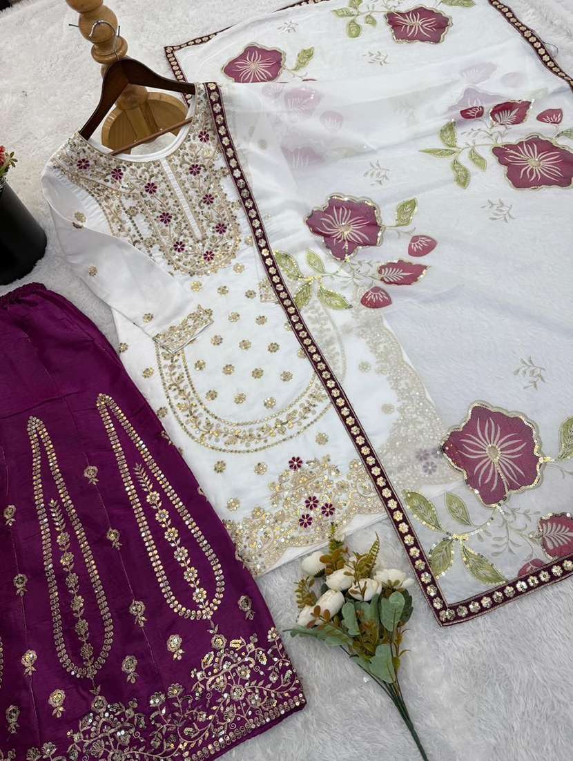women embroidered three quarter sleeves kurta palazzo set with dupatta - 22579951 -  Standard Image - 4