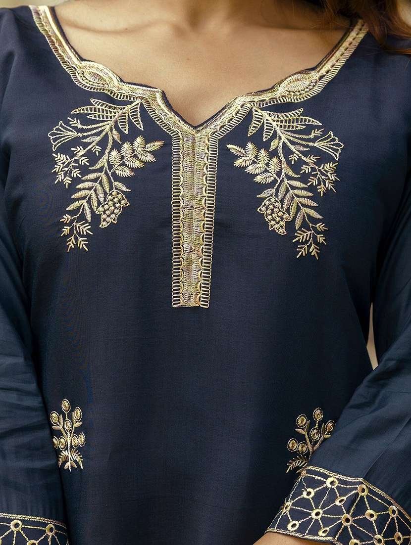 Women Embroidered Three Quarter Sleeves Kurta Pant Set With Dupatta - 22579953 -  Standard Image - 1