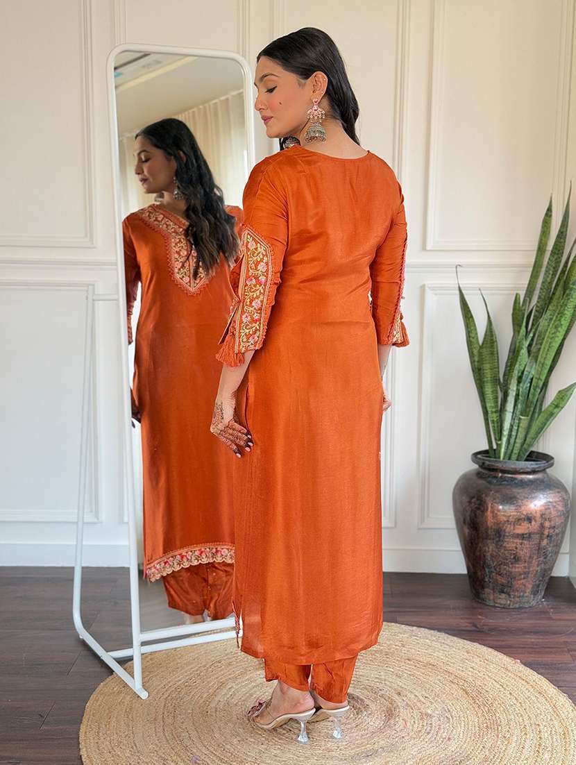 women embroidered three quarter sleeves kurta pant set with dupatta - 22579962 -  Standard Image - 4