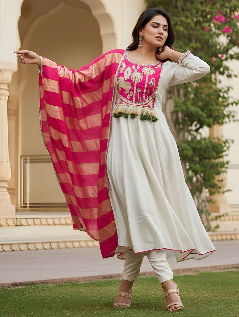 women embroidered long sleeves kurta pant set with dupatta