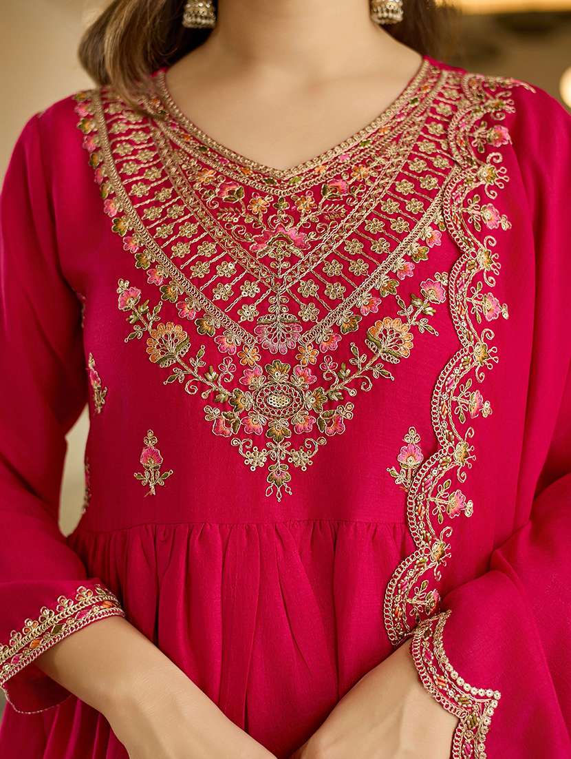 women embroidered three quarter sleeves kurta pant set with dupatta - 22579975 -  Standard Image - 4