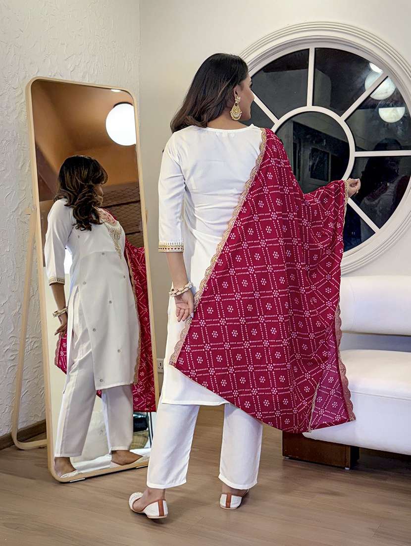 Women Embroidered Three Quarter Sleeves Kurta Pant Set With Dupatta - 22580013 -  Standard Image - 4