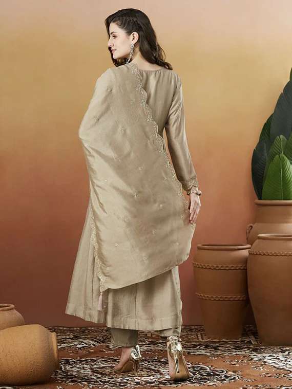 women embroidered long sleeves kurta pant set with dupatta - 22580020 -  Standard Image - 4