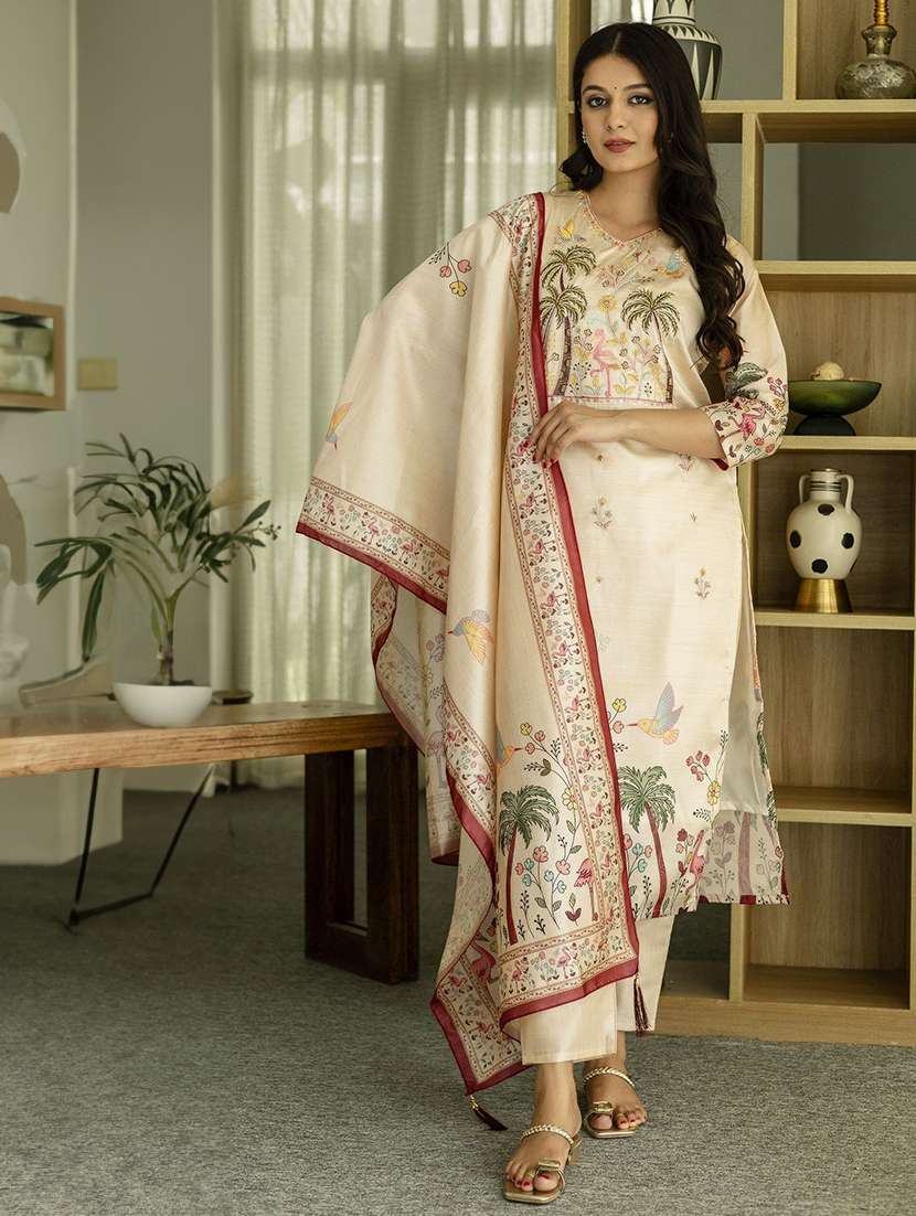 women embroidered three quarter sleeves kurta pant set with dupatta