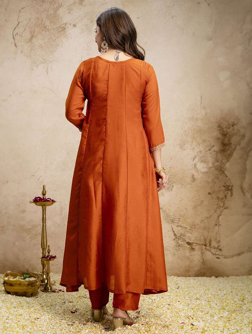Women Embroidered Three Quarter Sleeves Kurta Pant Set With Dupatta - 22580046 -  Standard Image - 4