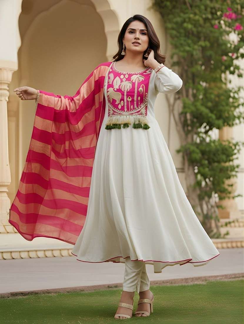 women embroidered long sleeves kurta pant set with dupatta