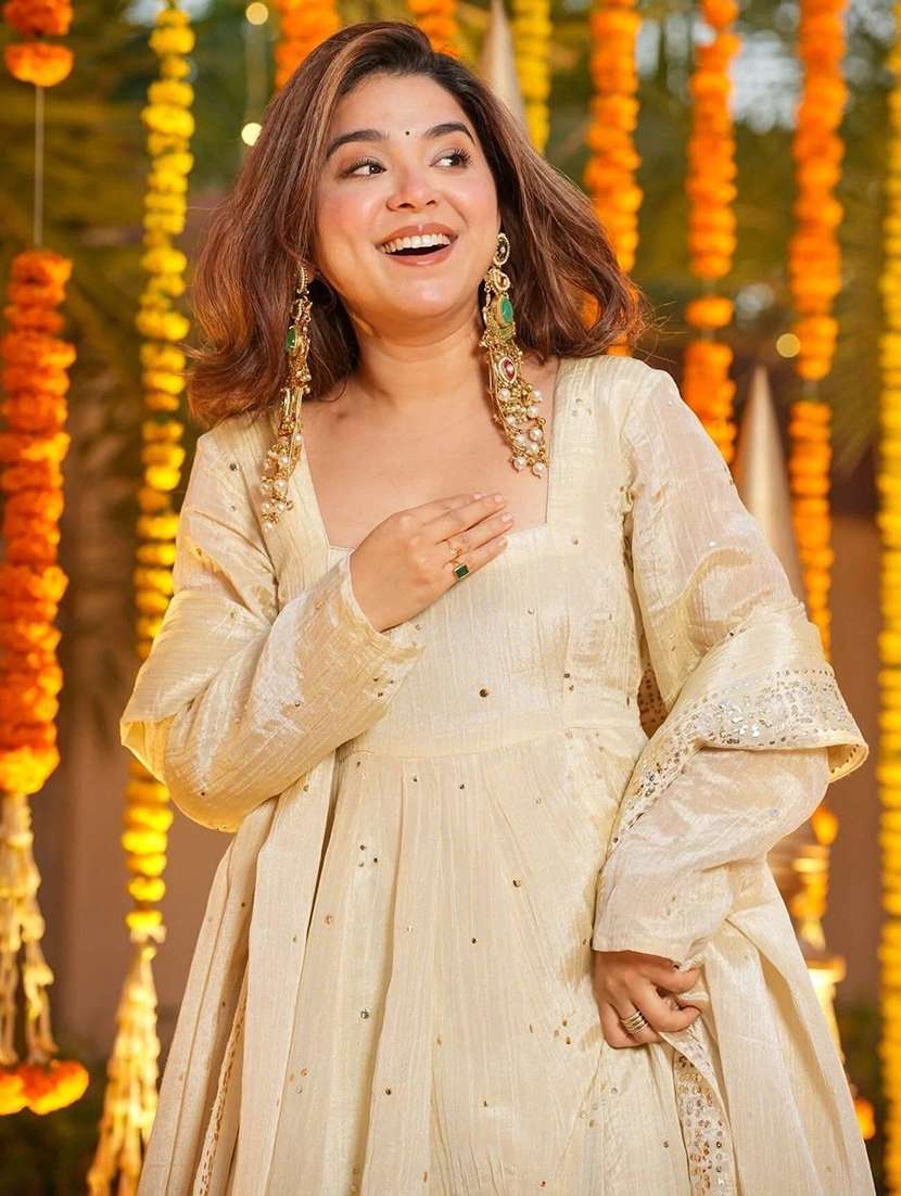 women embroidered long sleeves kurta palazzo set with dupatta - 22580055 -  Standard Image - 1