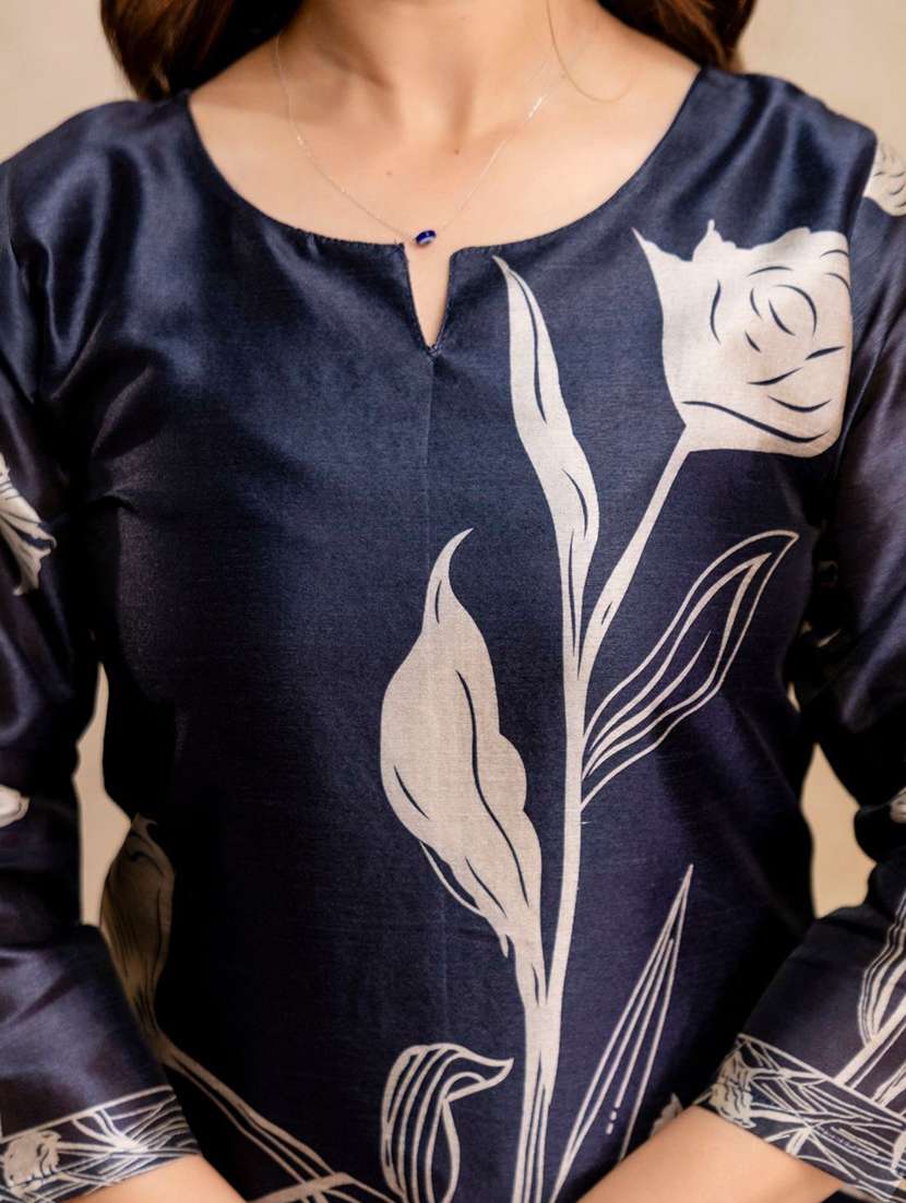 women printed three quarter sleeves kurta pant set with dupatta - 22580065 -  Standard Image - 1