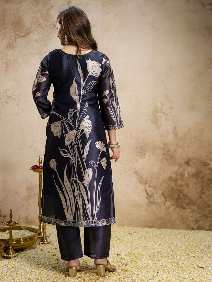 women printed three quarter sleeves kurta pant set with dupatta - 22580065 -  Standard Image - 4