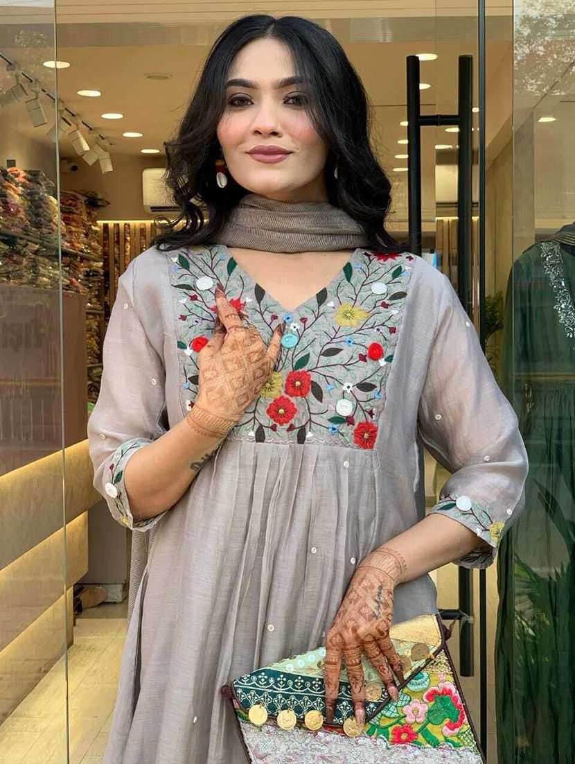 women embroidered three quarter sleeves kurta pant set with dupatta - 22580136 -  Standard Image - 1