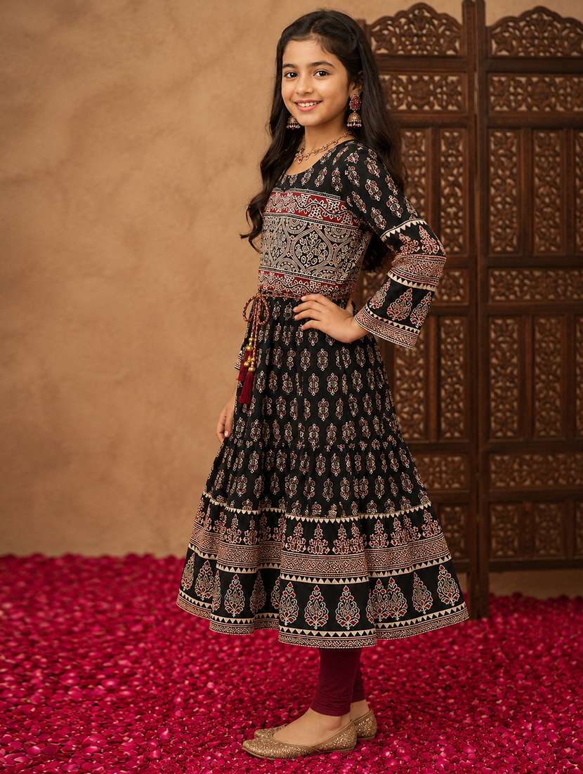 girls printed thee quarter sleeves tiered kurta - 22580663 -  Standard Image - 4