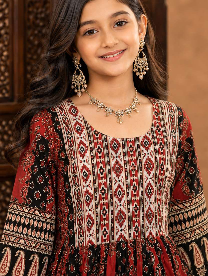 Girls Printed Three Quarter Sleeves Kurta Palazzo Set - 22580676 -  Standard Image - 1