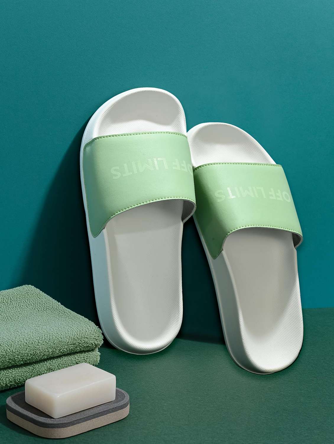 women printed slip on slides