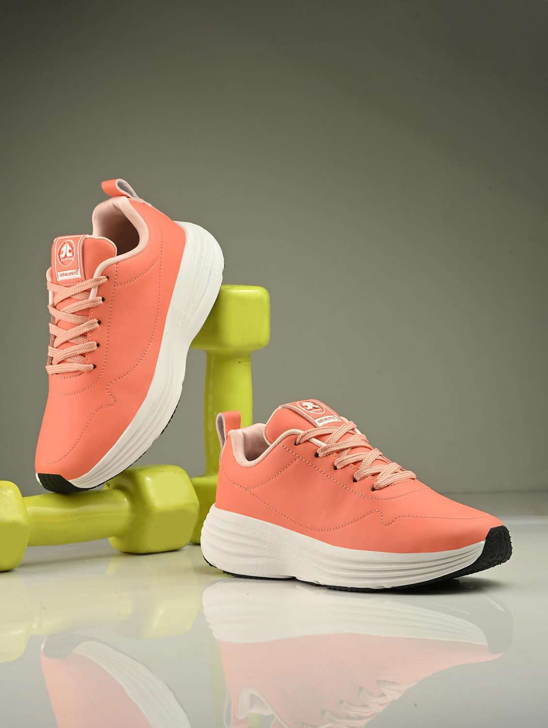 women solid lace up sports shoes