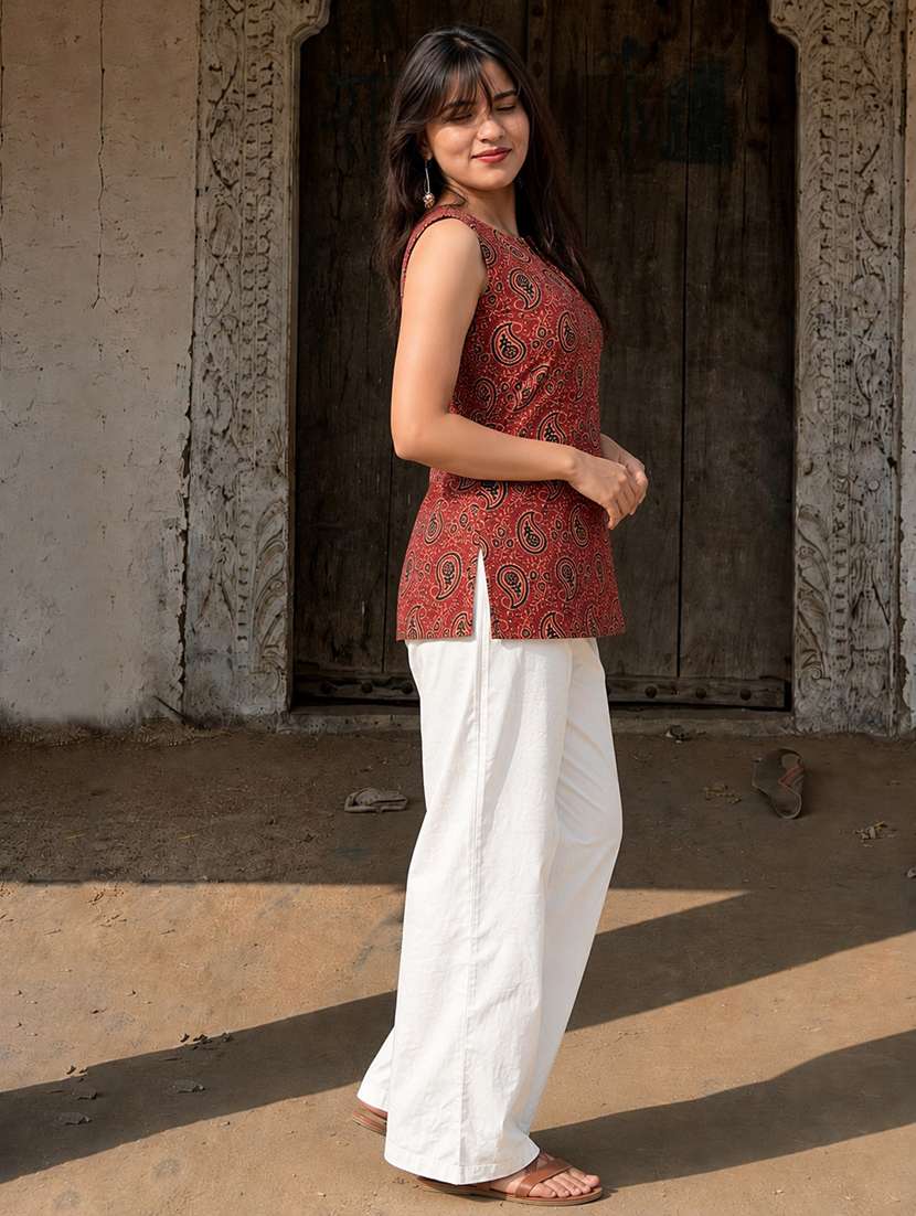 Women Printed Sleeveless Straight Kurti - 22581761 -  Standard Image - 4