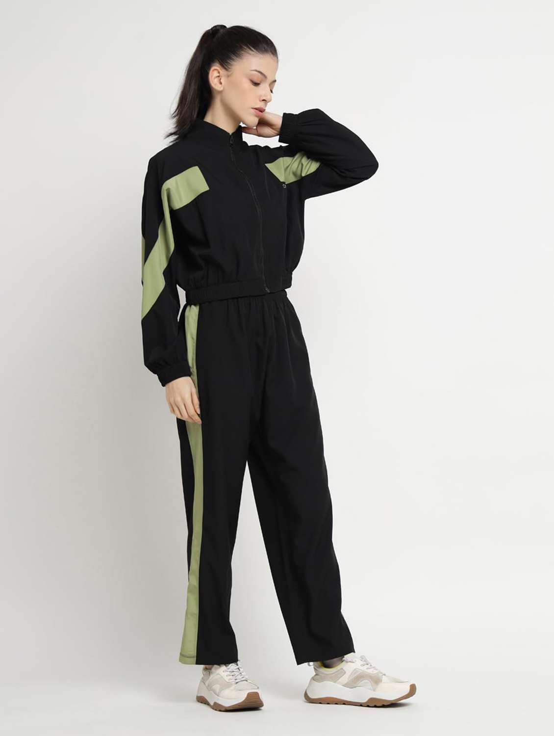 women taped long sleeves active wear set - 22582144 -  Standard Image - 1