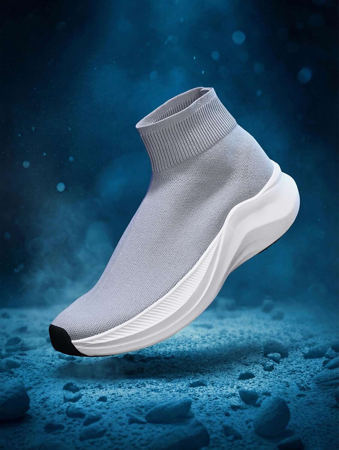 women solid slip on sports shoes