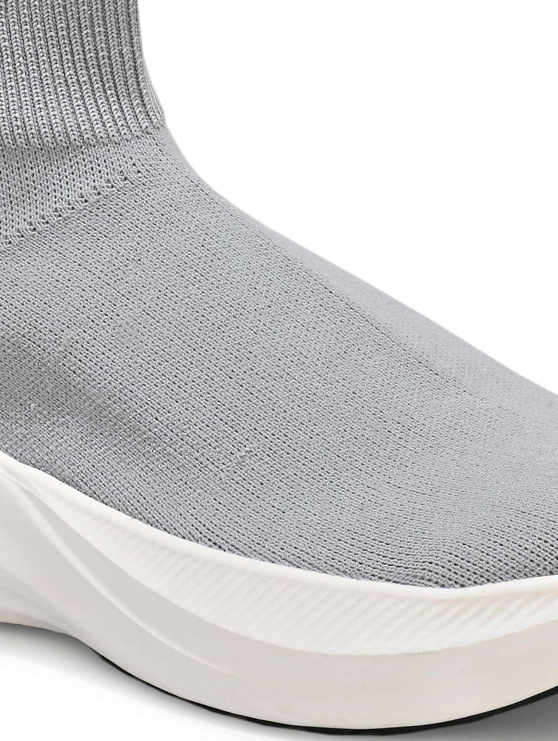Women Solid Slip On Sports Shoes - 22582191 -  Standard Image - 4