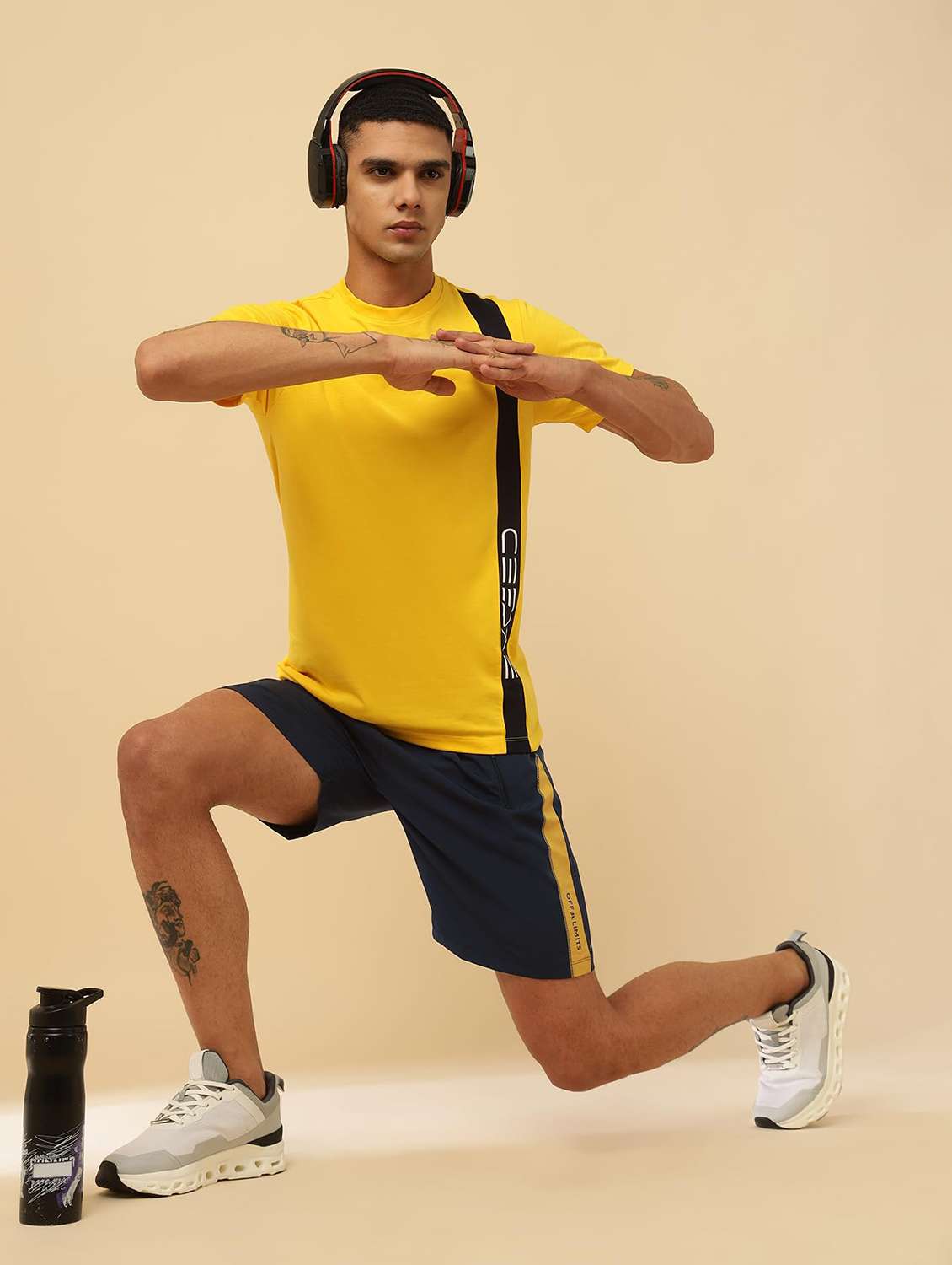 Men Taped Mid Rise Regular Fit Sports Shorts - 22582203 -  Standard Image - 4