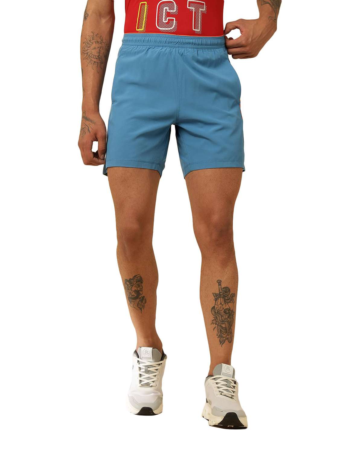 Men Solid Mid Rise Regular Fit Sports Shorts - 22582206 -  Standard Image - 1