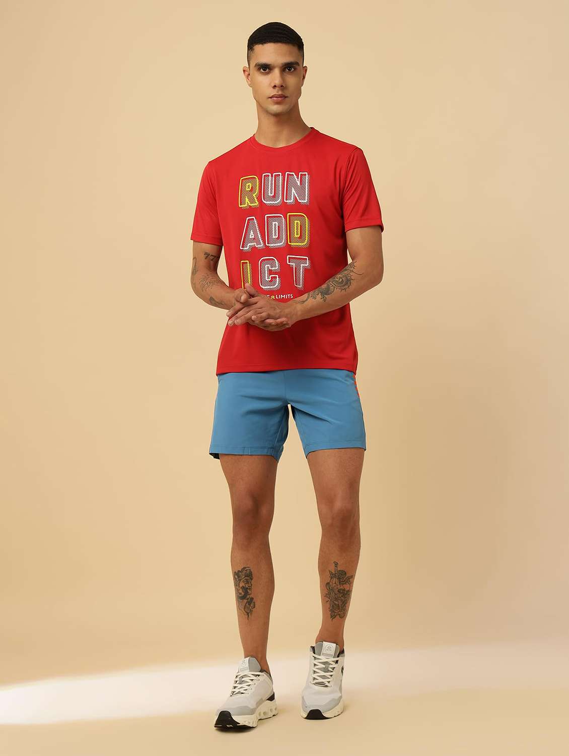 Men Solid Mid Rise Regular Fit Sports Shorts - 22582206 -  Standard Image - 4