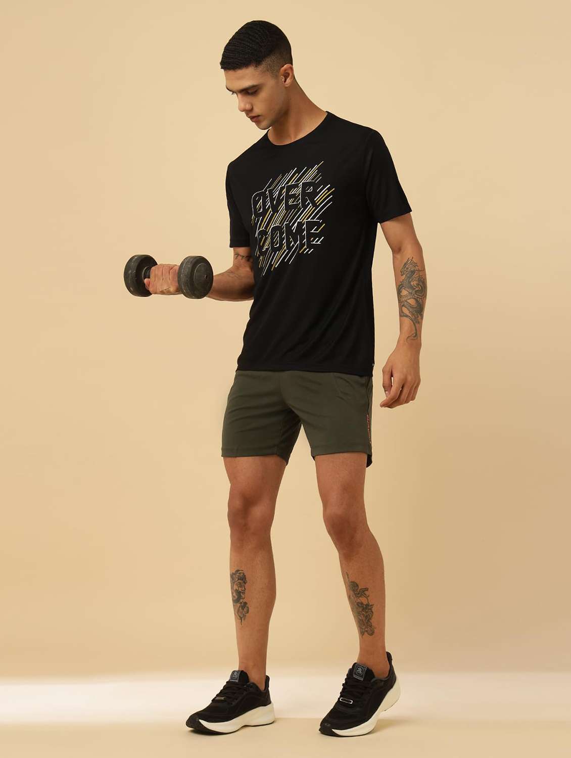 Men Solid Mid Rise Regular Fit Sports Shorts - 22582208 -  Standard Image - 4